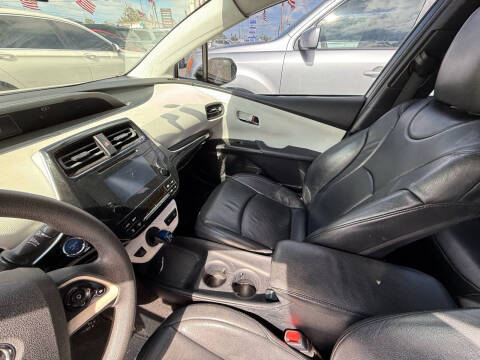 2016 Toyota Prius Three