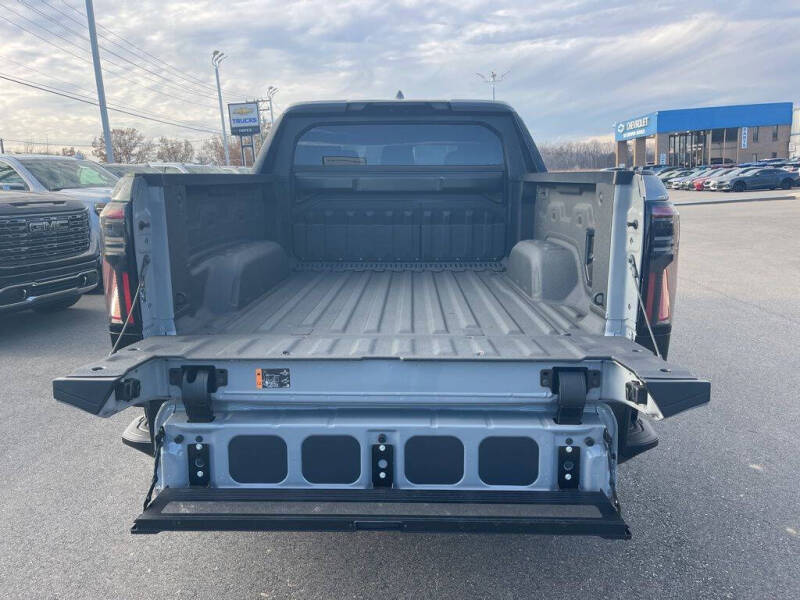 2024 GMC Sierra EV Denali Edition 1