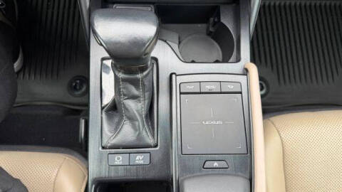 2020 Lexus ES 300h