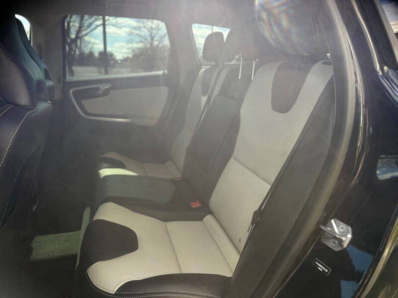 2017 Volvo XC60 T6 Dynamic