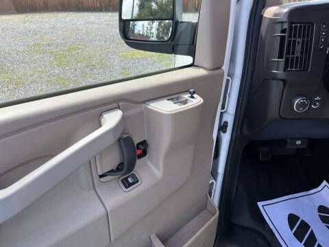 2017 Chevrolet Express 2500