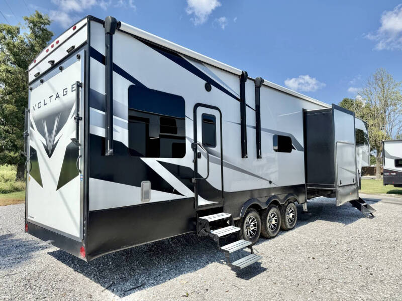 2022 Dutchmen Voltage