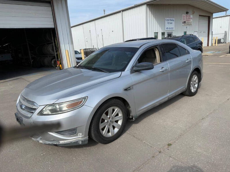 2010 Ford Taurus SE