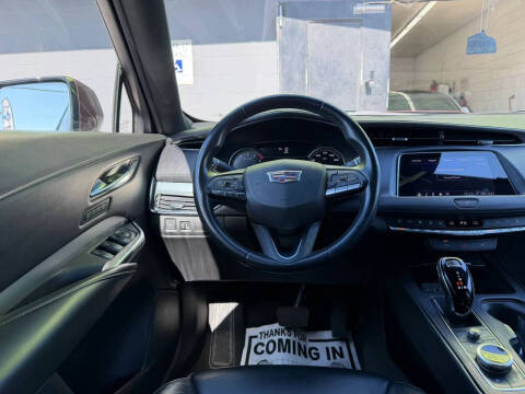 2023 Cadillac XT4 Premium Luxury