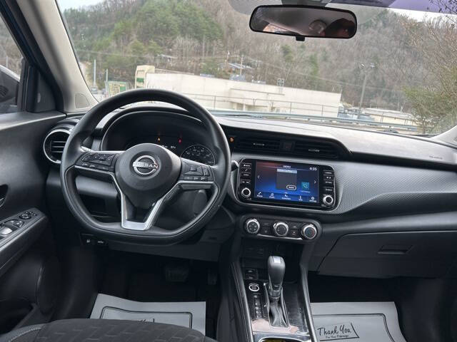 2023 Nissan Kicks SV