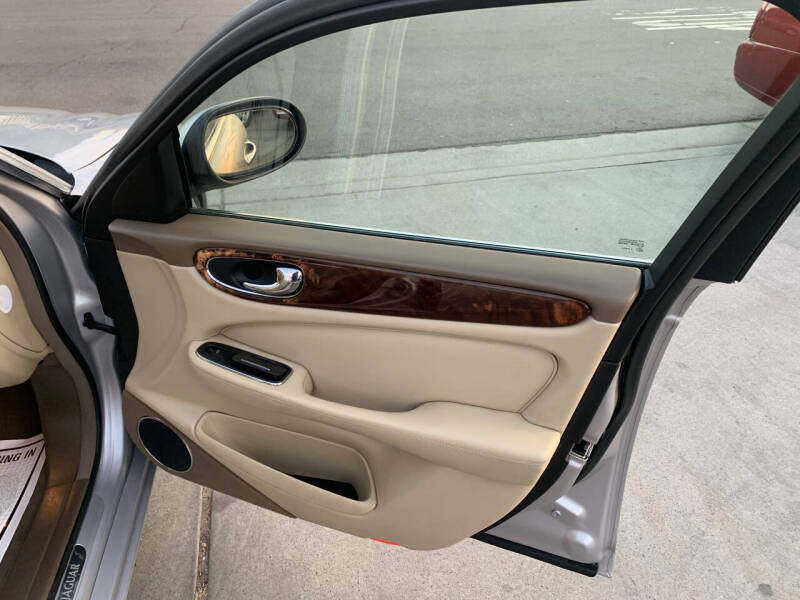 2006 Jaguar XJ-Series XJ8 L