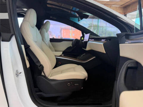 2023 Tesla Model X Standard Range