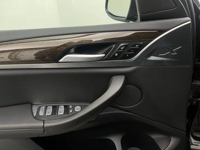 2024 BMW X4 xDrive30i