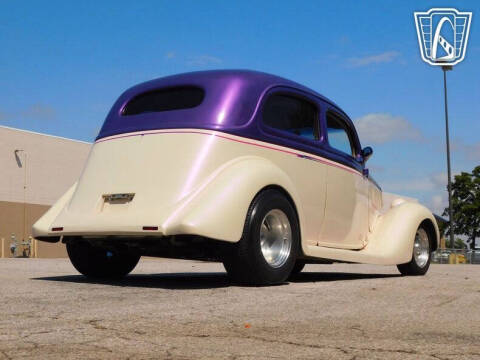 1935 Ford Tudor