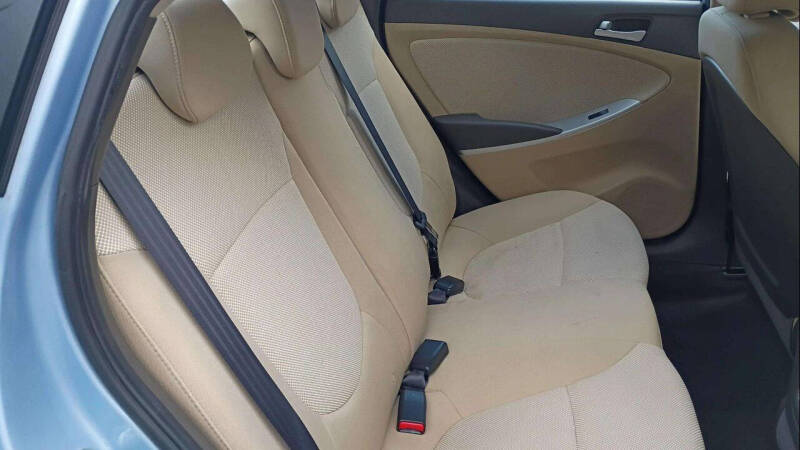 2012 Hyundai Accent GLS