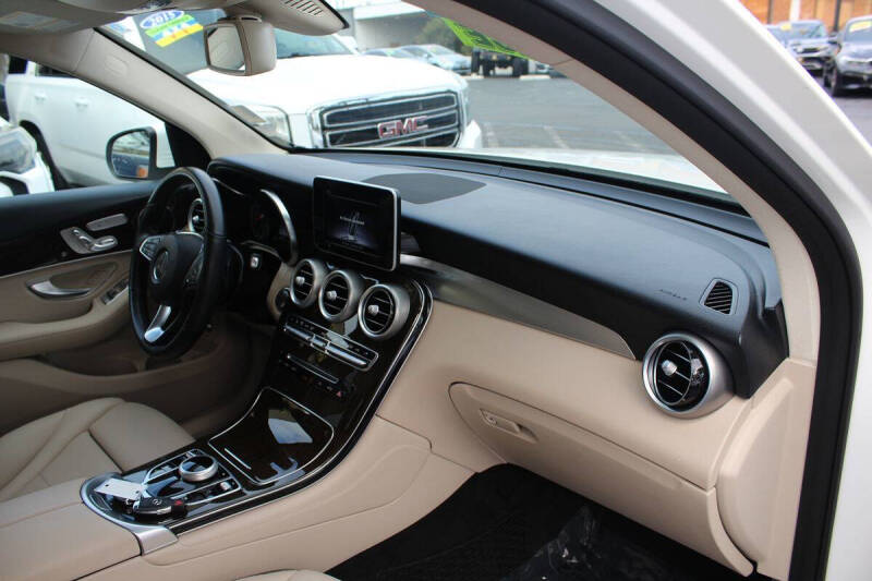 2019 Mercedes-Benz GLC GLC 300