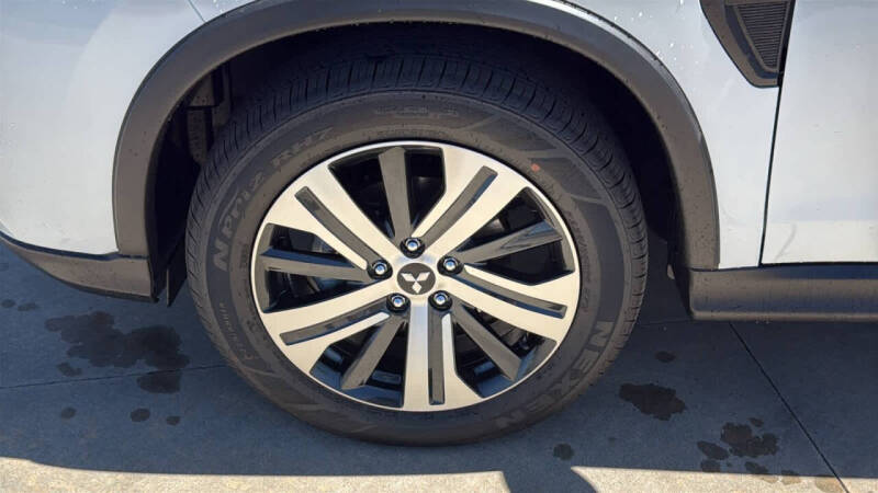 2026 Mitsubishi Outlander Sport ES
