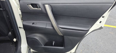 2011 Toyota Highlander SE