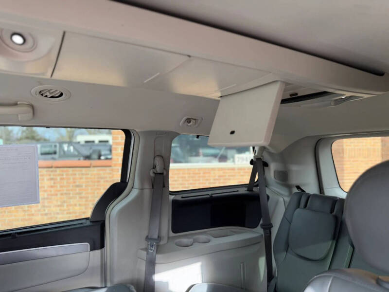 2011 Volkswagen Routan