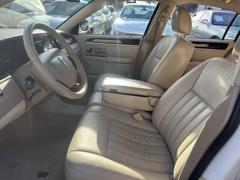 2007 Lincoln Town Car Signature