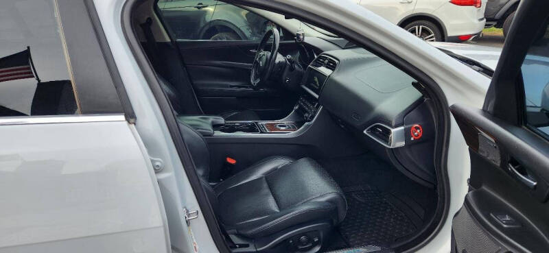 2017 Jaguar XE 35t First Edition