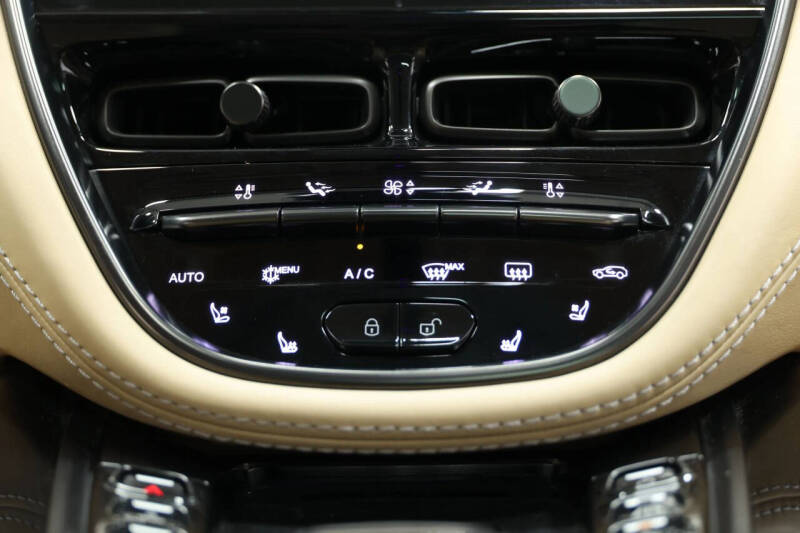 2021 Aston Martin DBX