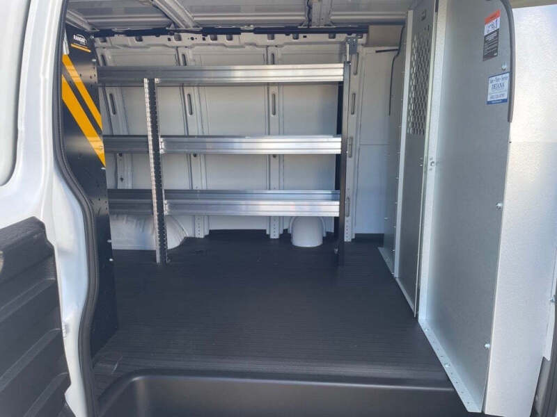 2025 Chevrolet Express 2500