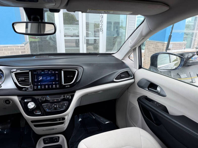 2018 Chrysler Pacifica Hybrid Touring Plus