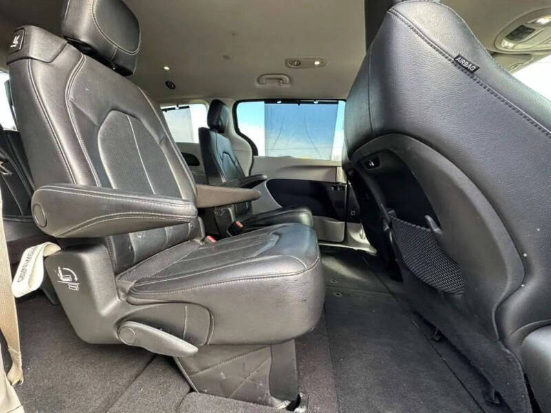 2022 Chrysler Pacifica Touring L