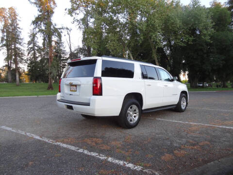 2017 Chevrolet Suburban LT