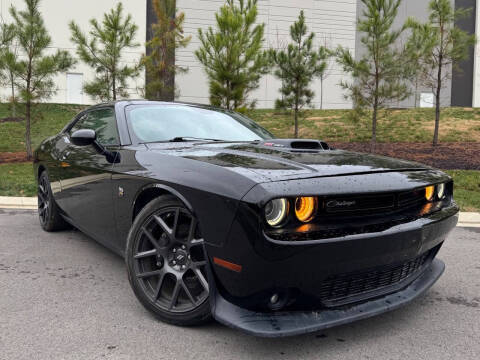 2017 Dodge Challenger 392 HEMI Scat Pack Shaker