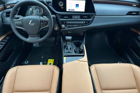 2025 Lexus ES 350