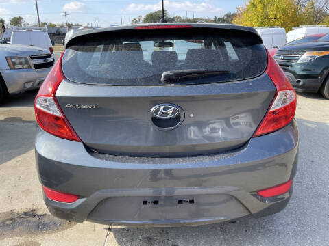 2013 Hyundai Accent SE
