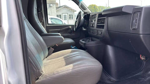 2023 Chevrolet Express 2500