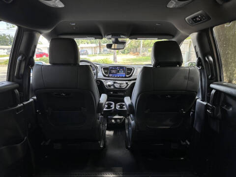 2021 Chrysler Pacifica Touring L