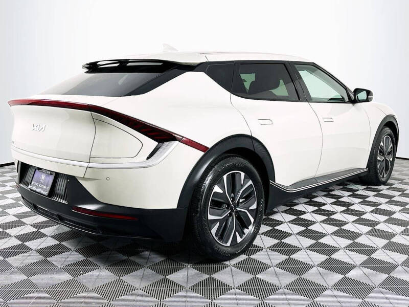 2024 Kia EV6 Light