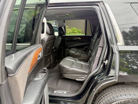 2016 Cadillac Escalade Luxury Collection