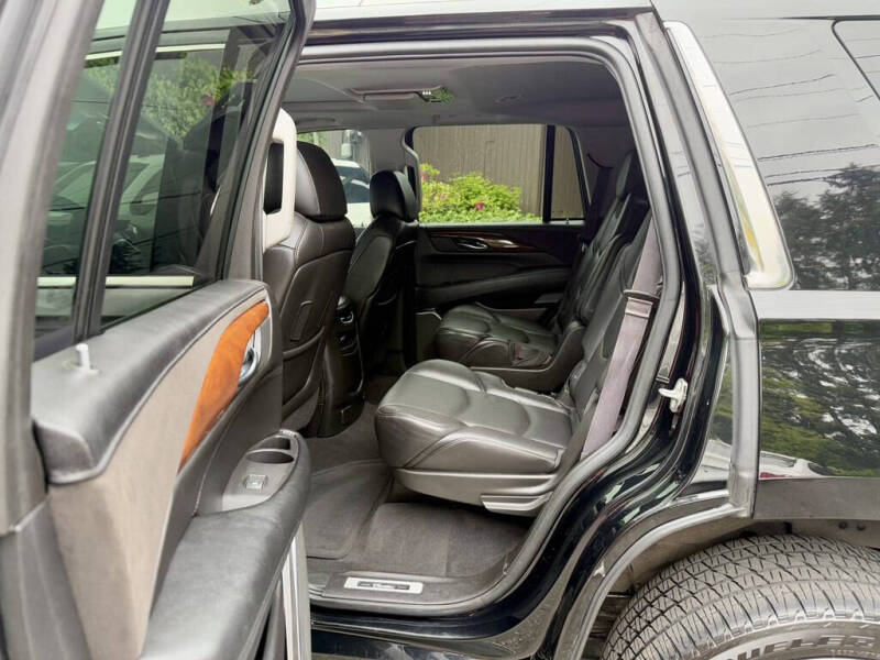 2016 Cadillac Escalade Luxury Collection