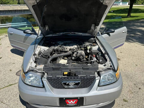 2000 Ford Mustang