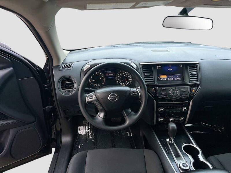 2020 Nissan Pathfinder S