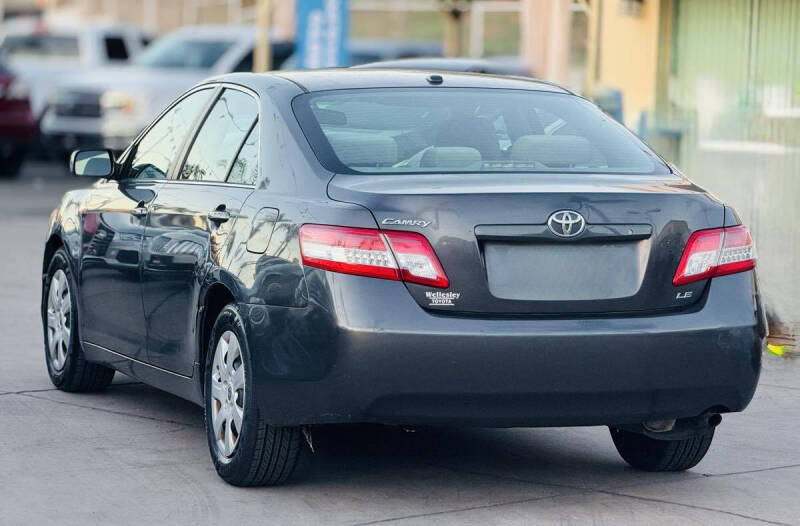 2011 Toyota Camry LE