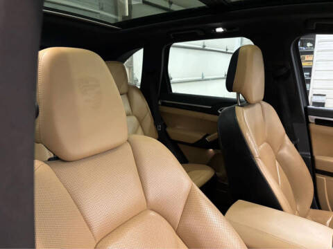 2017 Porsche Cayenne Platinum Edition