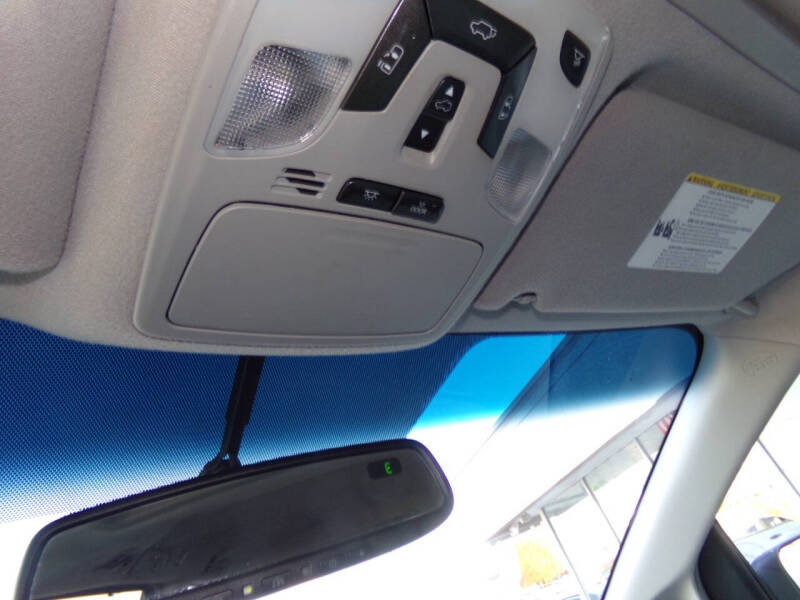 2011 Toyota Sienna XLE 7-Passenger Auto Access Seat