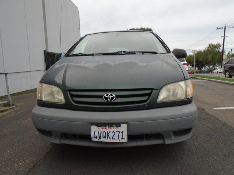 2002 Toyota Sienna CE