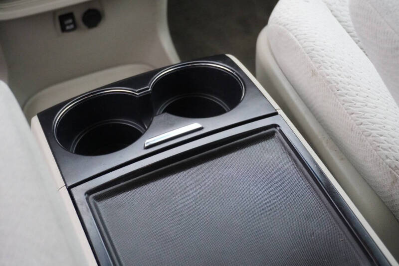 2013 Toyota Sienna LE 7-Passenger Auto Access Seat