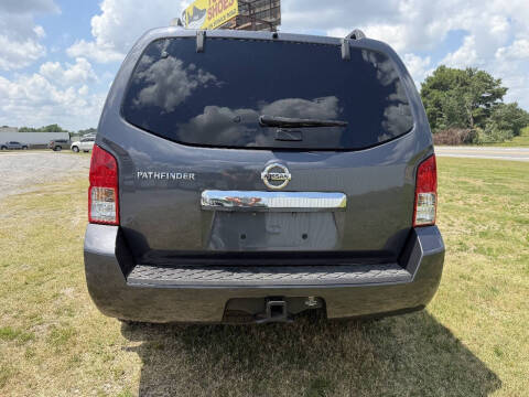 2012 Nissan Pathfinder LE