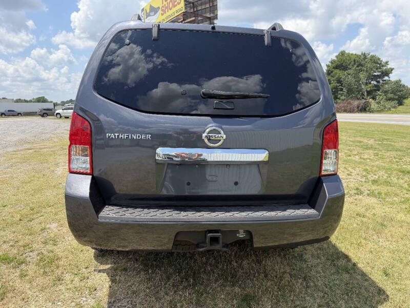 2012 Nissan Pathfinder LE