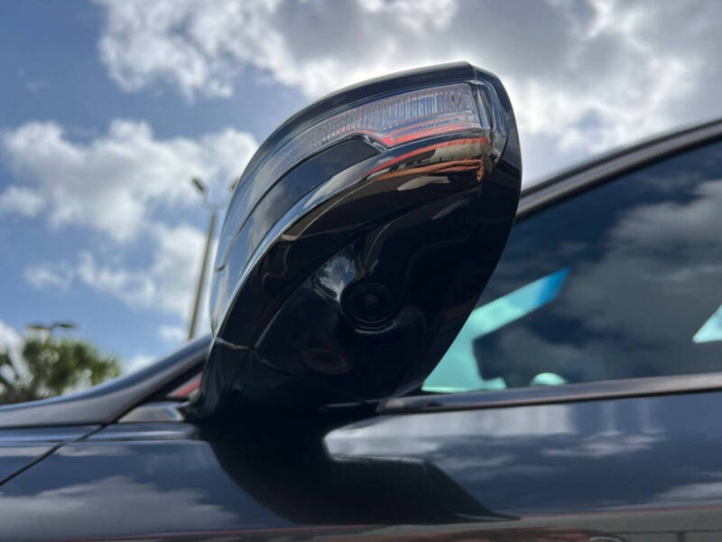 2023 Genesis G70