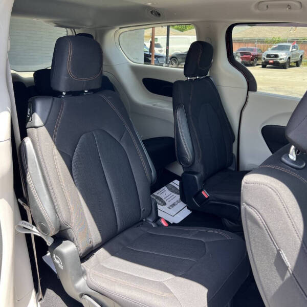 2017 Chrysler Pacifica Touring