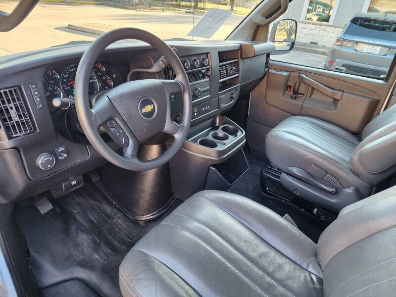 2022 Chevrolet Express 2500