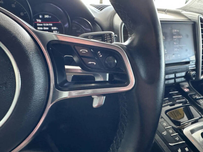 2018 Porsche Cayenne Platinum Edition