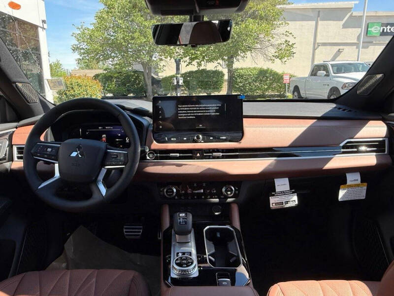 2026 Mitsubishi Outlander PHEV SEL