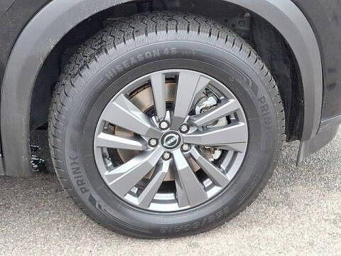 2023 Nissan Pathfinder SV