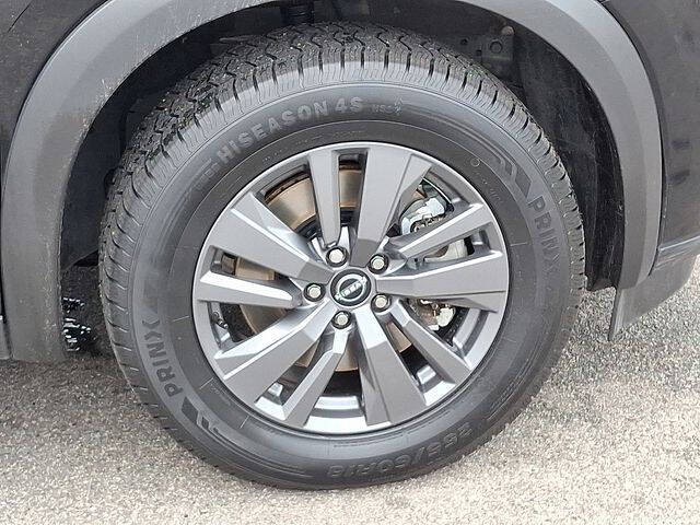 2023 Nissan Pathfinder SV