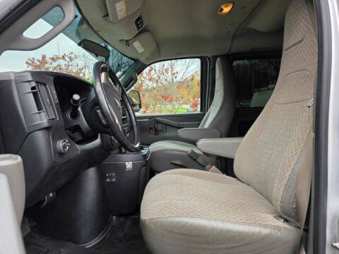 2017 Chevrolet Express LT 2500